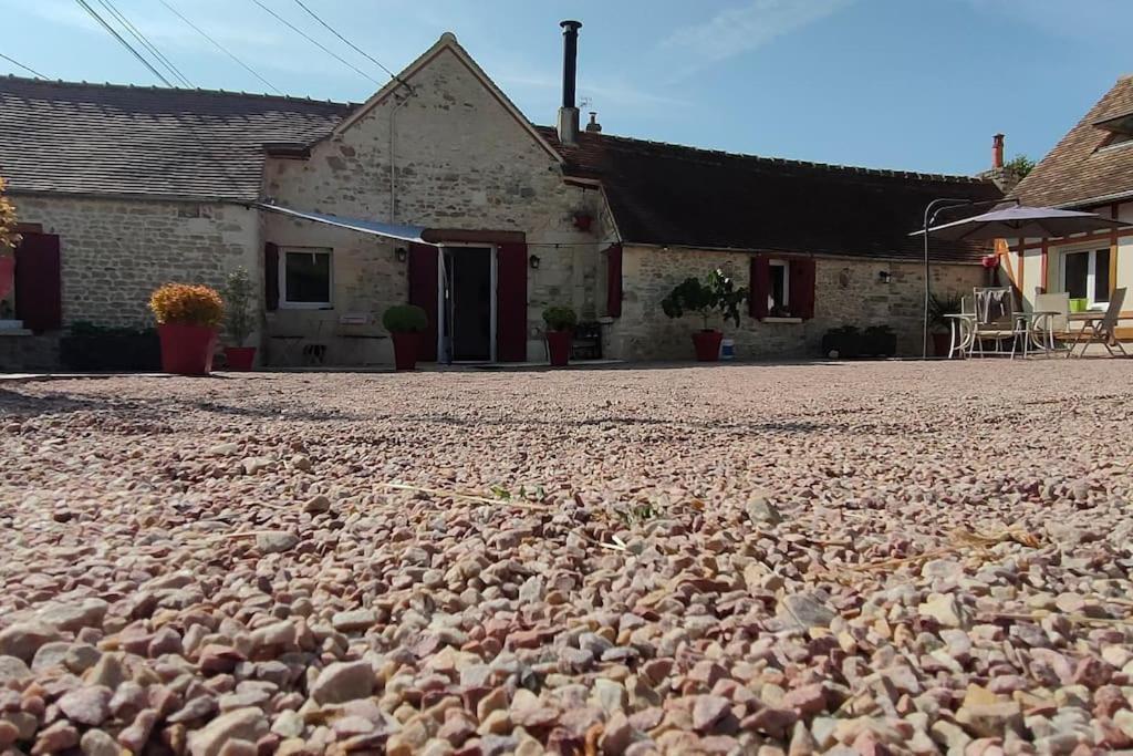 Les Lys Jolie Suite Parentale Privative Deux Adultes Avec Sdd Pertheville-Ners Exterior foto